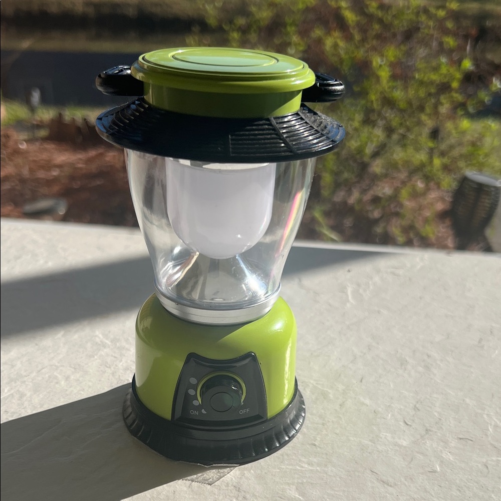 #1425** Green and Black Portable Lantern